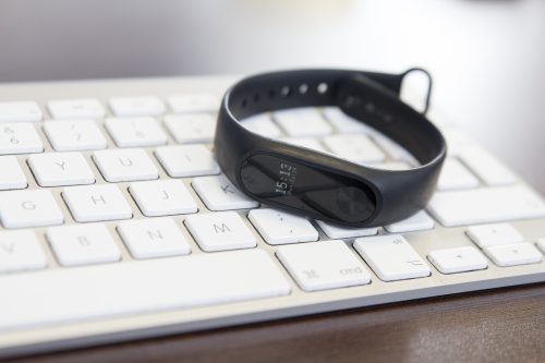Najlepsze opaski do Xiaomi Mi Band 5 – jak znaleźć idealną?